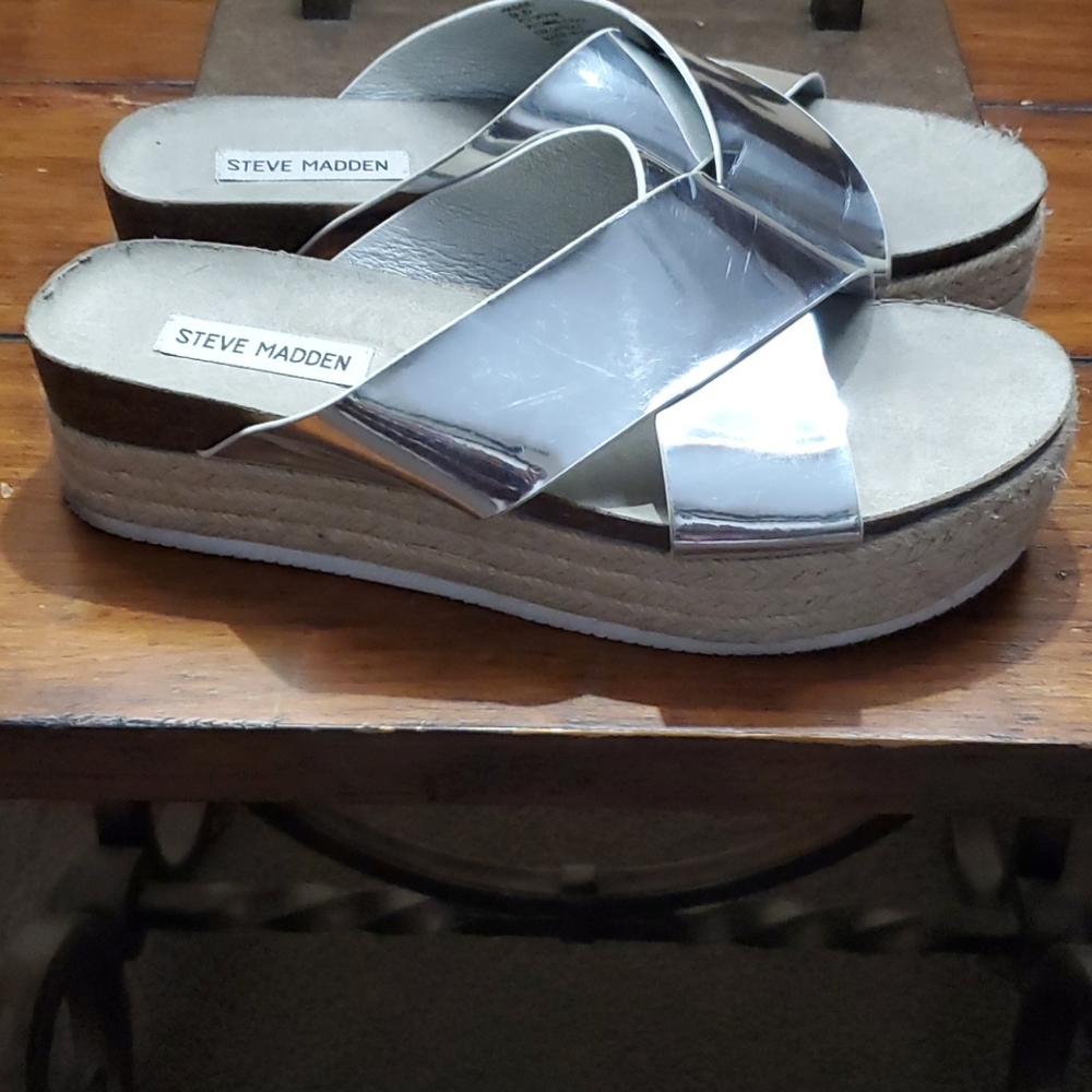 Sandals - Picture 2 of 5